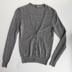 Uniqlo Ladies Gray New Wool Cadigan Size XS
